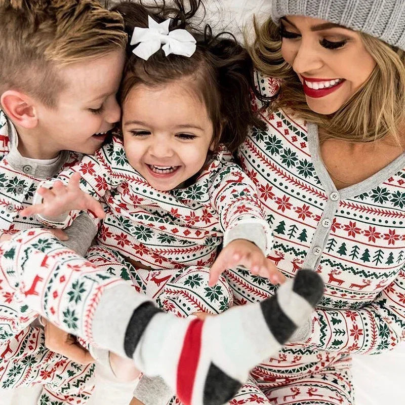 Unisex Winter Festival Pajamas Set – Soft Cotton & Polyester Blend, Full Sleeve Pullover for Cozy Comfort