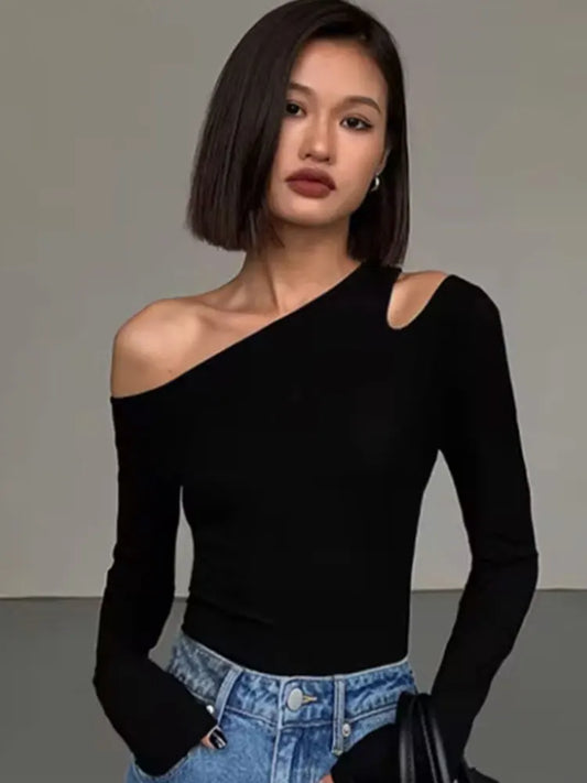 Off-shoulder Long-sleeved T-shirt