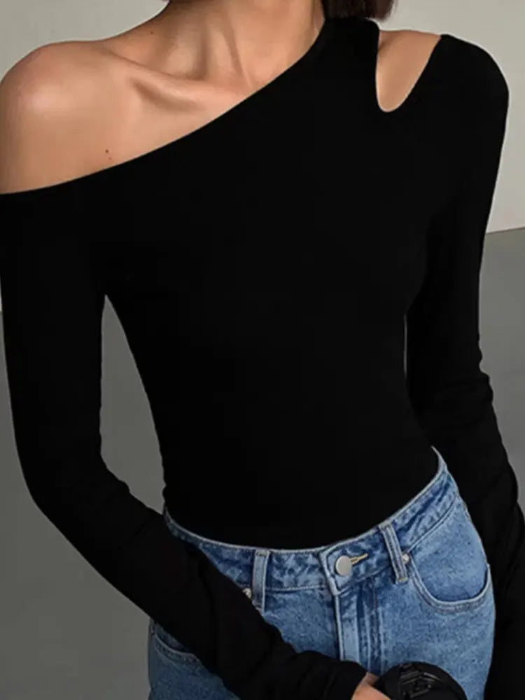 Off-shoulder Long-sleeved T-shirt