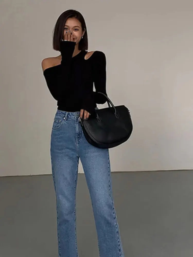Off-shoulder Long-sleeved T-shirt